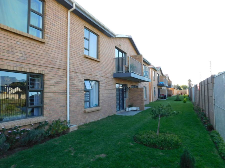 2 Bedroom Property for Sale in Pine Acres Western Cape